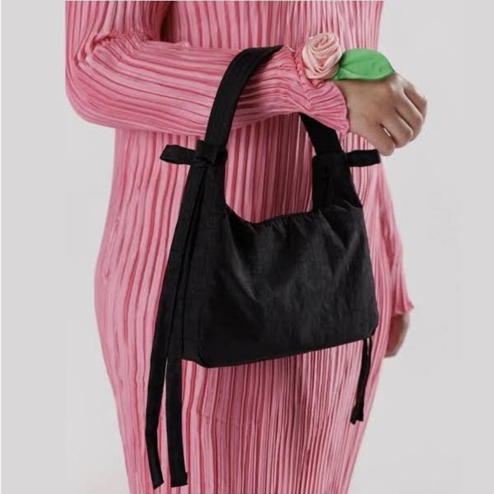 sandy liang x baggu bow shoulder bag
